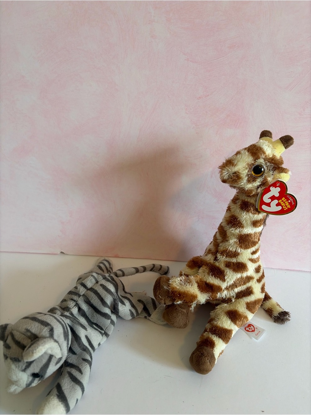 Beanie babies - giraffe and kitty